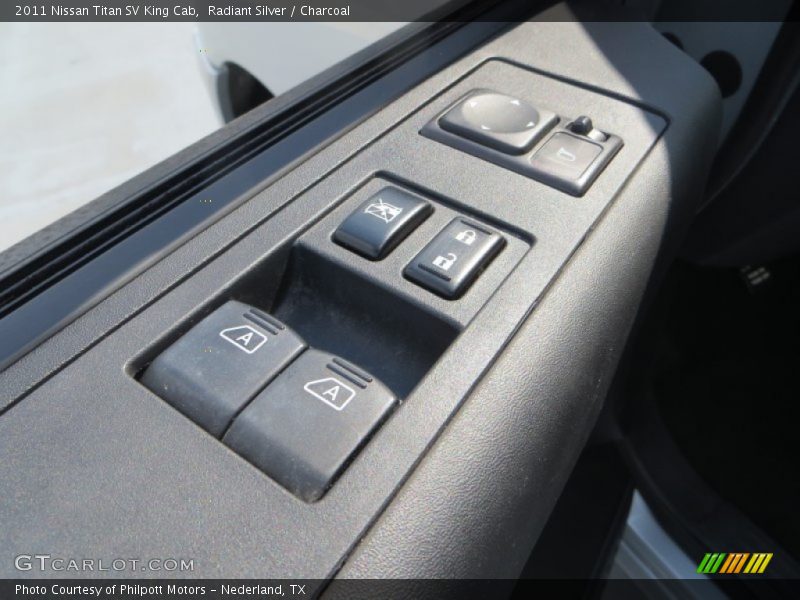 Radiant Silver / Charcoal 2011 Nissan Titan SV King Cab