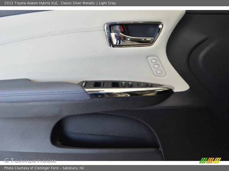 Classic Silver Metallic / Light Gray 2013 Toyota Avalon Hybrid XLE