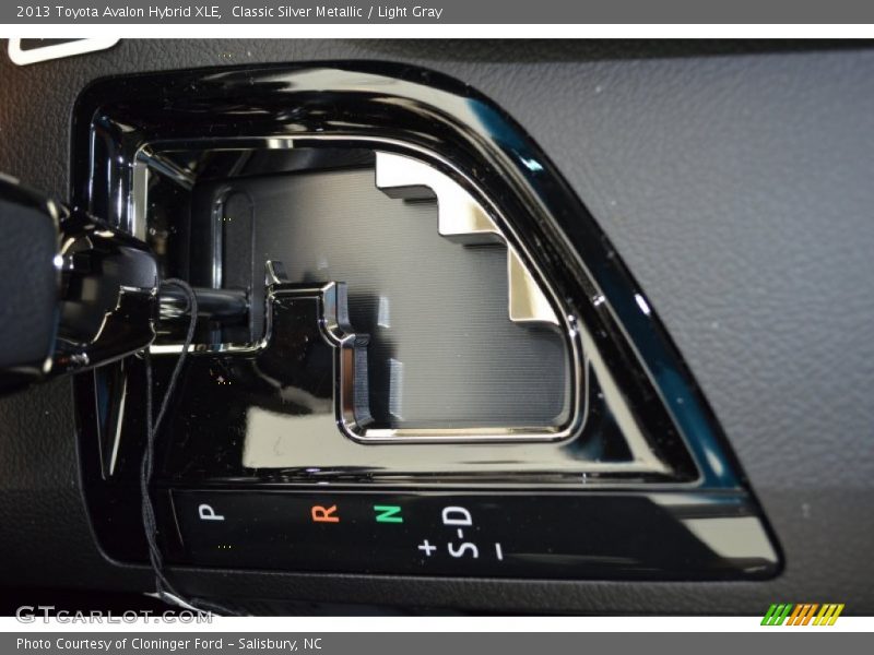 Classic Silver Metallic / Light Gray 2013 Toyota Avalon Hybrid XLE