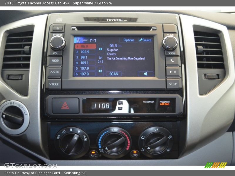 Super White / Graphite 2013 Toyota Tacoma Access Cab 4x4