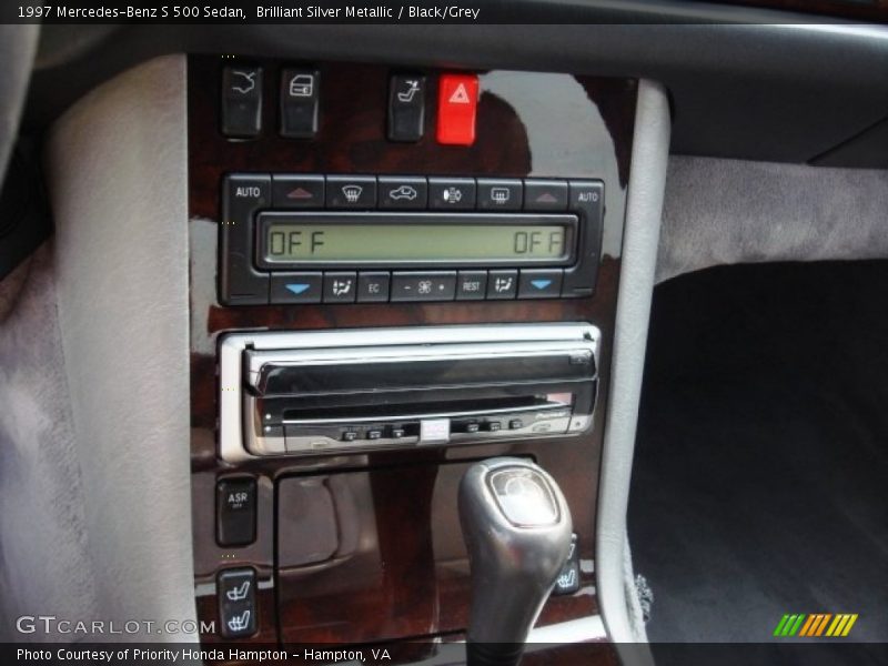 Controls of 1997 S 500 Sedan