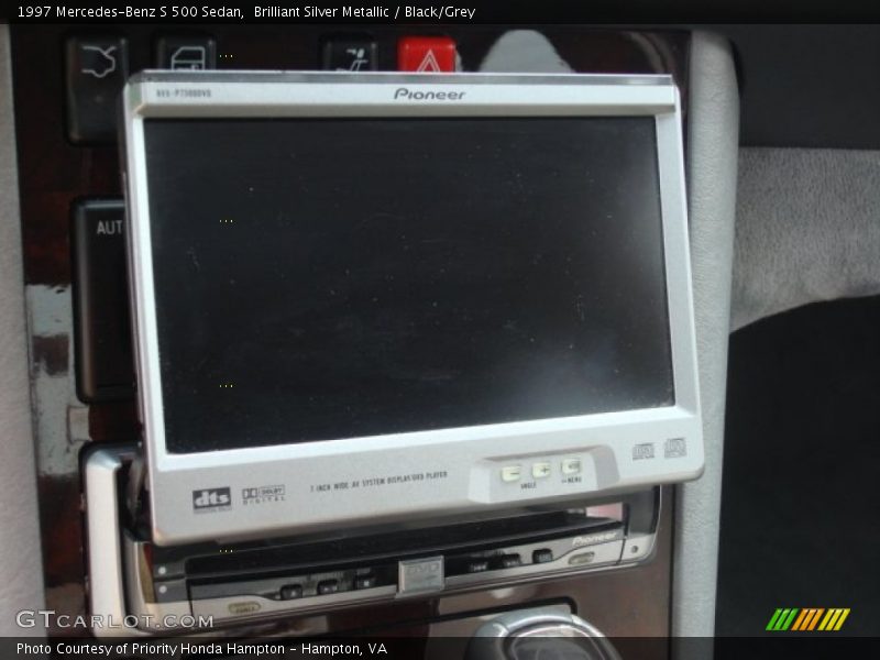 Brilliant Silver Metallic / Black/Grey 1997 Mercedes-Benz S 500 Sedan