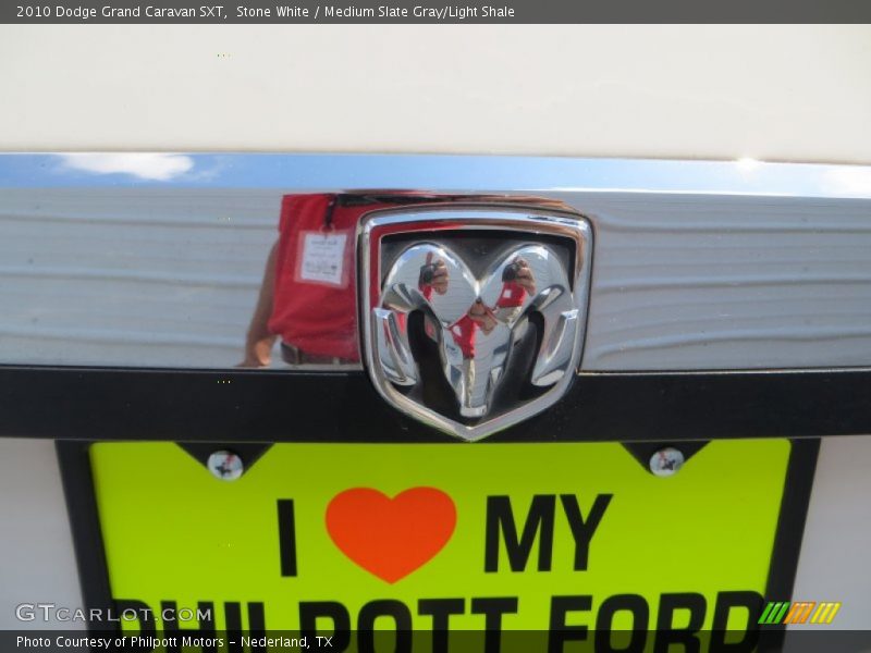 Stone White / Medium Slate Gray/Light Shale 2010 Dodge Grand Caravan SXT