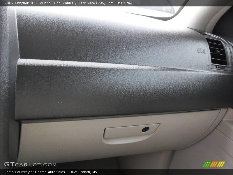 Cool Vanilla / Dark Slate Gray/Light Slate Gray 2007 Chrysler 300 Touring