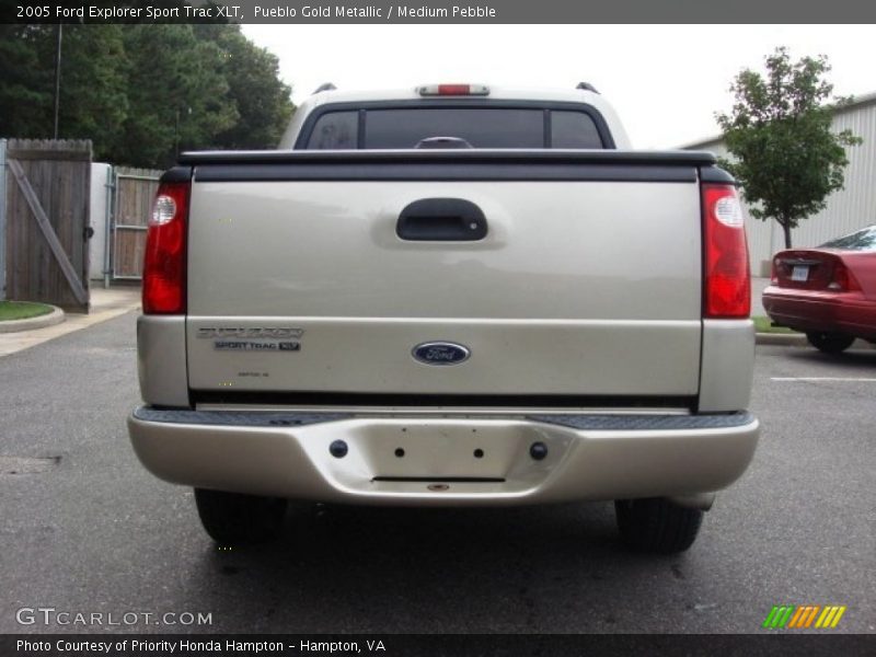 Pueblo Gold Metallic / Medium Pebble 2005 Ford Explorer Sport Trac XLT
