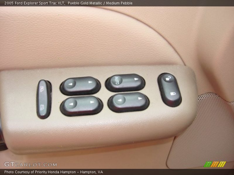Pueblo Gold Metallic / Medium Pebble 2005 Ford Explorer Sport Trac XLT