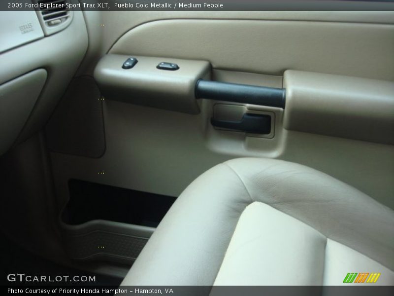 Pueblo Gold Metallic / Medium Pebble 2005 Ford Explorer Sport Trac XLT