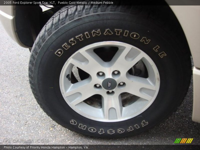 Pueblo Gold Metallic / Medium Pebble 2005 Ford Explorer Sport Trac XLT