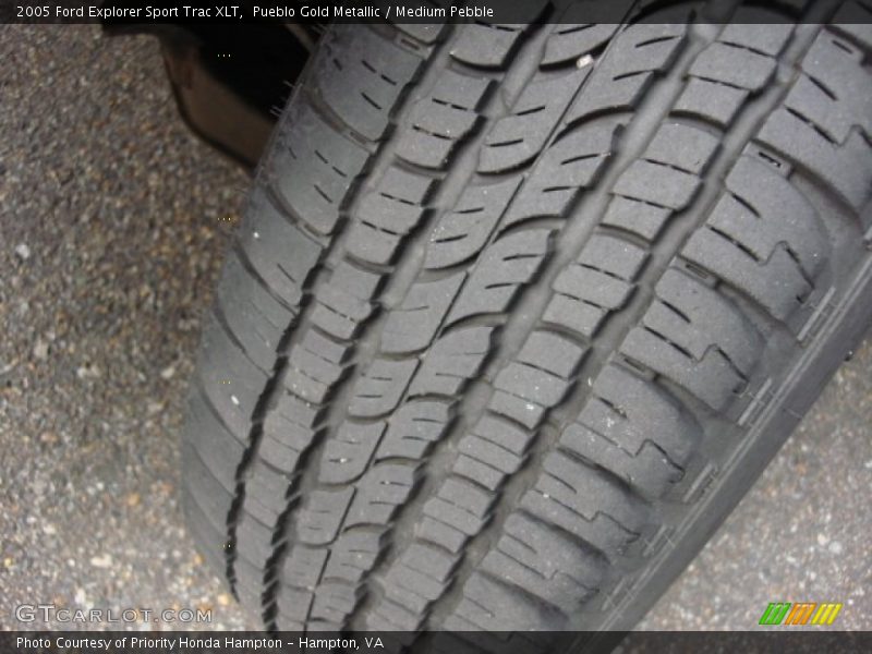 Pueblo Gold Metallic / Medium Pebble 2005 Ford Explorer Sport Trac XLT