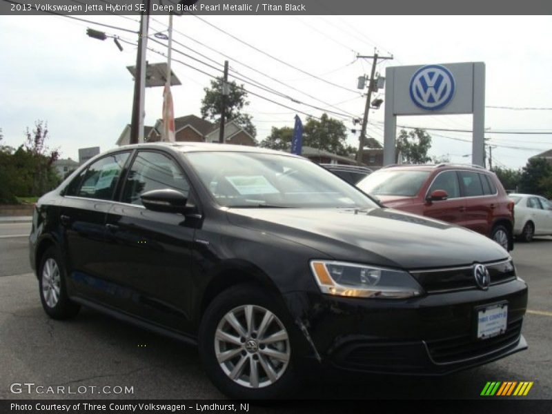 Deep Black Pearl Metallic / Titan Black 2013 Volkswagen Jetta Hybrid SE