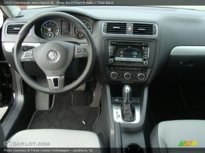 Deep Black Pearl Metallic / Titan Black 2013 Volkswagen Jetta Hybrid SE