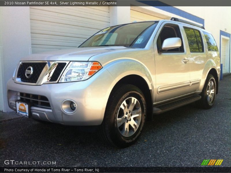 Silver Lightning Metallic / Graphite 2010 Nissan Pathfinder SE 4x4