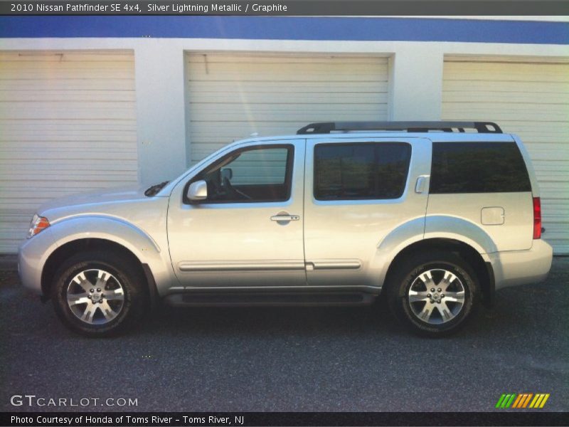 Silver Lightning Metallic / Graphite 2010 Nissan Pathfinder SE 4x4