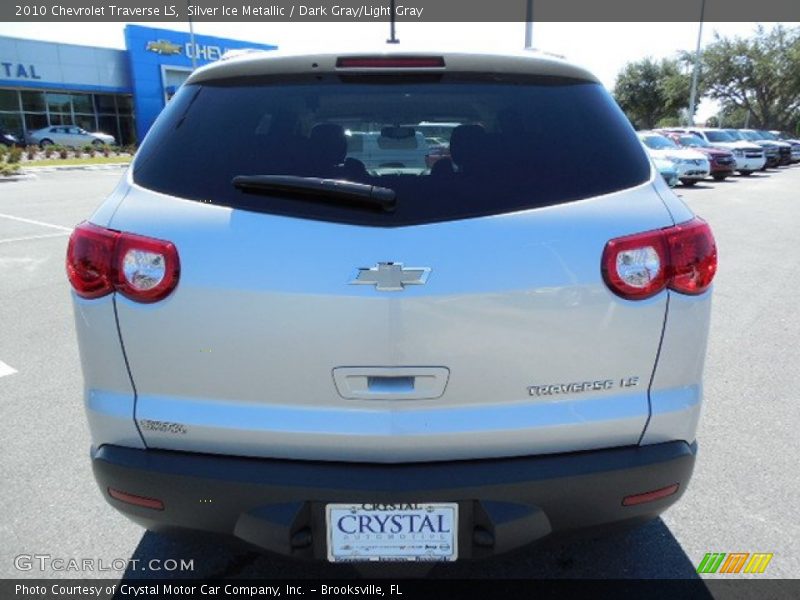 Silver Ice Metallic / Dark Gray/Light Gray 2010 Chevrolet Traverse LS