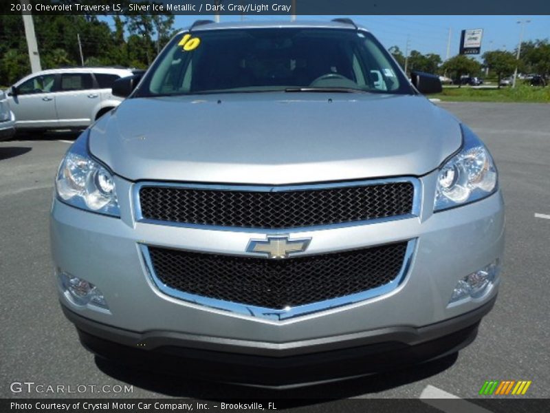 Silver Ice Metallic / Dark Gray/Light Gray 2010 Chevrolet Traverse LS