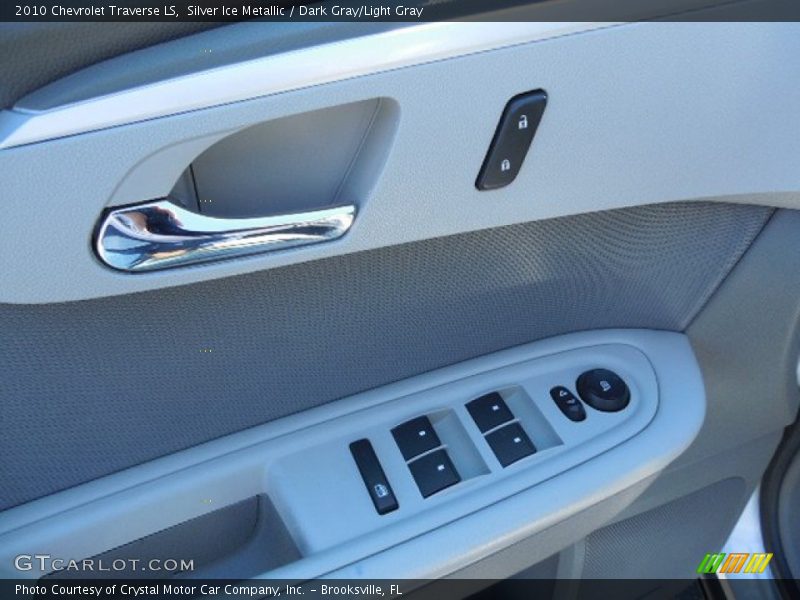 Silver Ice Metallic / Dark Gray/Light Gray 2010 Chevrolet Traverse LS