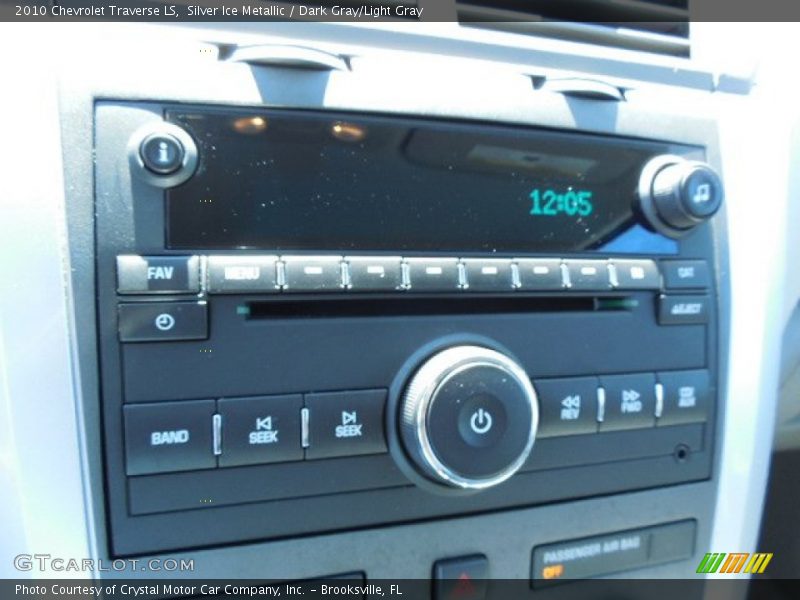 Silver Ice Metallic / Dark Gray/Light Gray 2010 Chevrolet Traverse LS