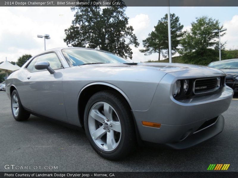 Front 3/4 View of 2014 Challenger SXT