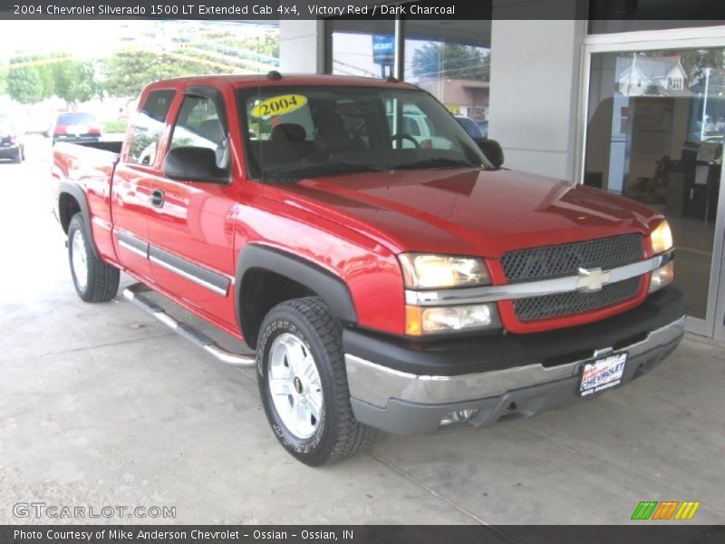 Victory Red / Dark Charcoal 2004 Chevrolet Silverado 1500 LT Extended Cab 4x4