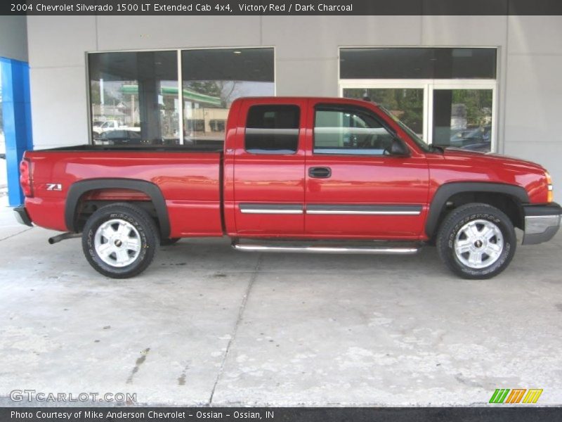 Victory Red / Dark Charcoal 2004 Chevrolet Silverado 1500 LT Extended Cab 4x4