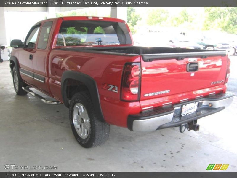 Victory Red / Dark Charcoal 2004 Chevrolet Silverado 1500 LT Extended Cab 4x4