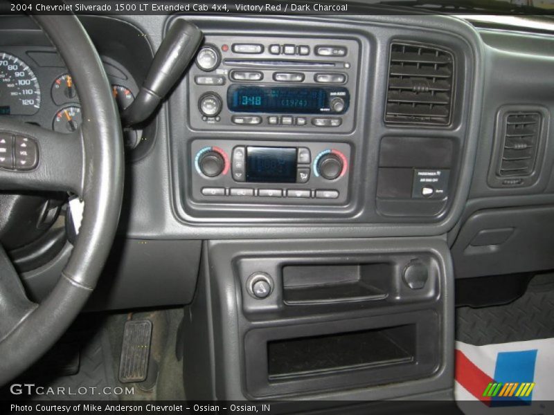 Victory Red / Dark Charcoal 2004 Chevrolet Silverado 1500 LT Extended Cab 4x4