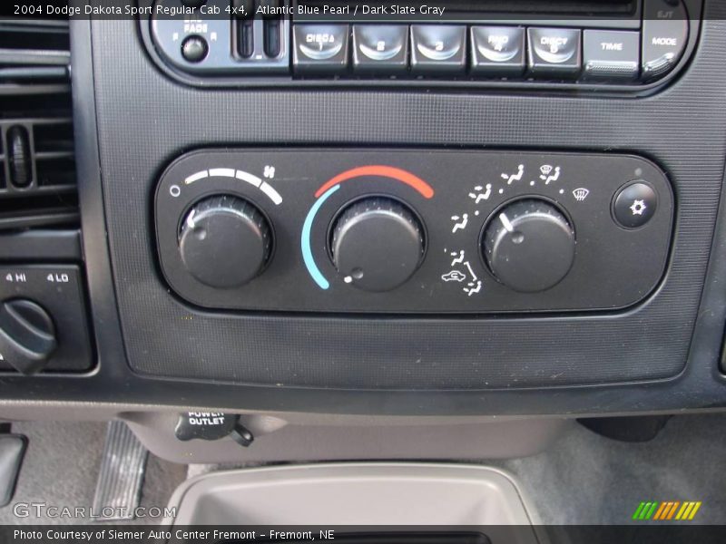 Atlantic Blue Pearl / Dark Slate Gray 2004 Dodge Dakota Sport Regular Cab 4x4