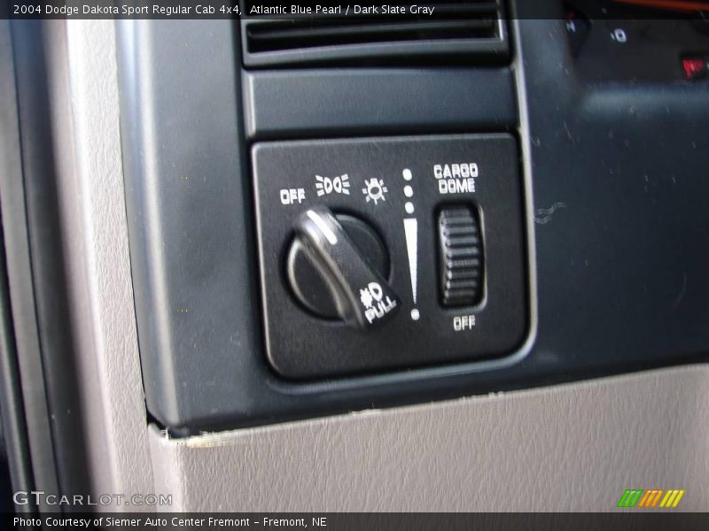 Atlantic Blue Pearl / Dark Slate Gray 2004 Dodge Dakota Sport Regular Cab 4x4