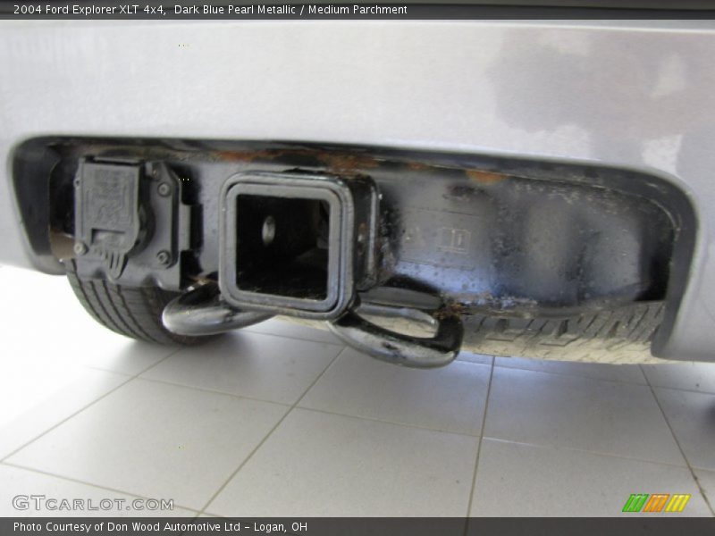 Dark Blue Pearl Metallic / Medium Parchment 2004 Ford Explorer XLT 4x4