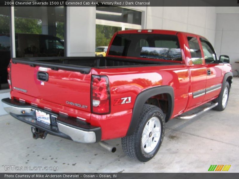 Victory Red / Dark Charcoal 2004 Chevrolet Silverado 1500 LT Extended Cab 4x4