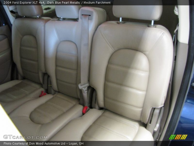 Dark Blue Pearl Metallic / Medium Parchment 2004 Ford Explorer XLT 4x4