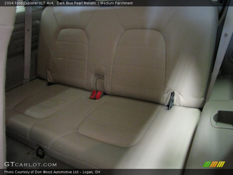 Dark Blue Pearl Metallic / Medium Parchment 2004 Ford Explorer XLT 4x4