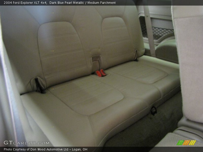 Dark Blue Pearl Metallic / Medium Parchment 2004 Ford Explorer XLT 4x4