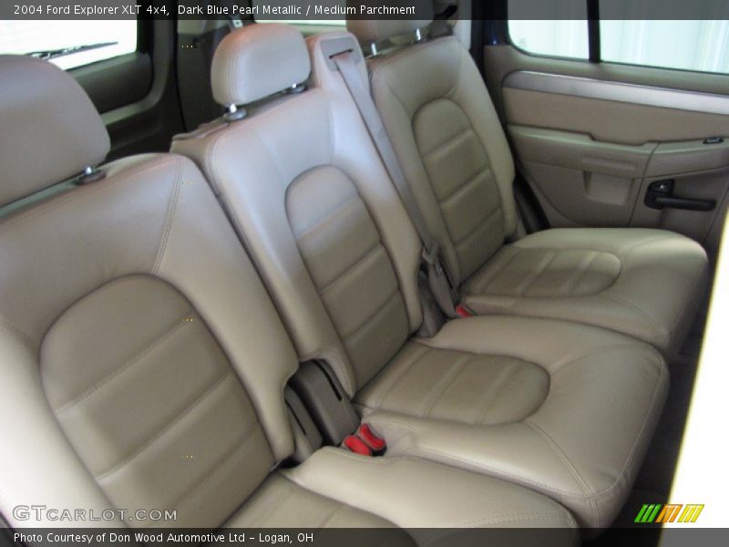 Dark Blue Pearl Metallic / Medium Parchment 2004 Ford Explorer XLT 4x4