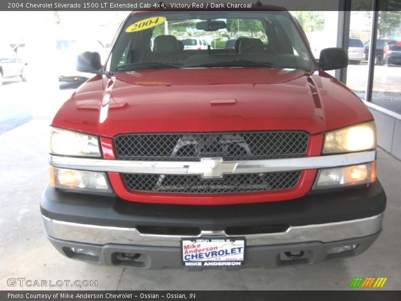 Victory Red / Dark Charcoal 2004 Chevrolet Silverado 1500 LT Extended Cab 4x4