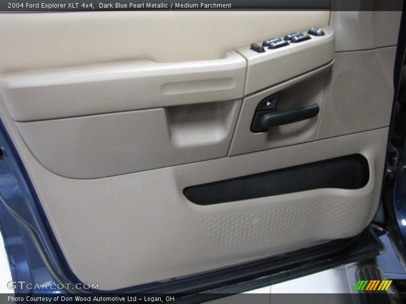 Dark Blue Pearl Metallic / Medium Parchment 2004 Ford Explorer XLT 4x4