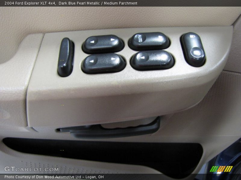 Dark Blue Pearl Metallic / Medium Parchment 2004 Ford Explorer XLT 4x4