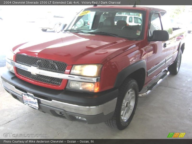 Victory Red / Dark Charcoal 2004 Chevrolet Silverado 1500 LT Extended Cab 4x4