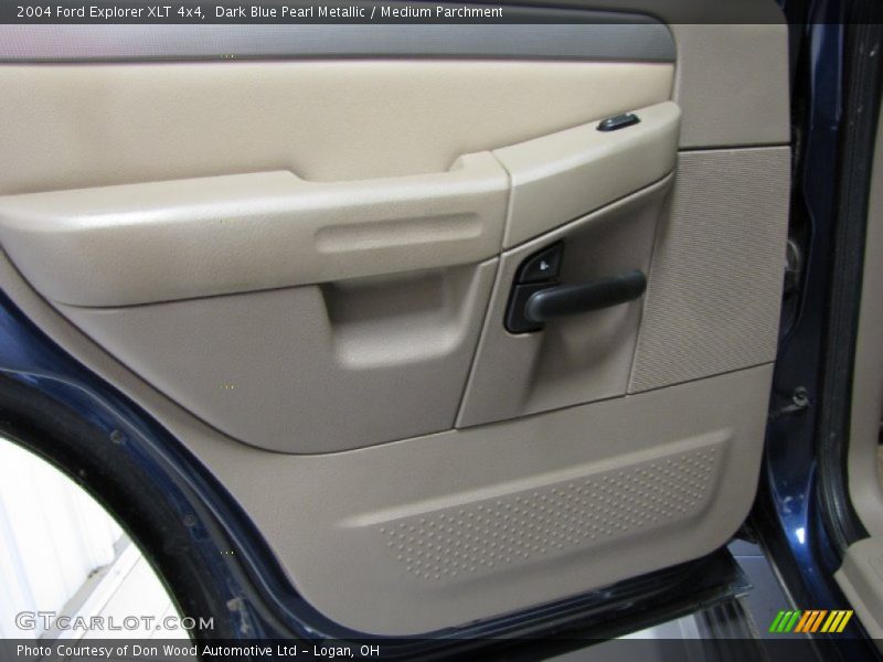 Dark Blue Pearl Metallic / Medium Parchment 2004 Ford Explorer XLT 4x4