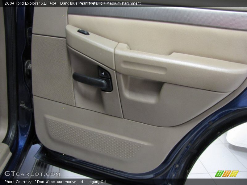 Dark Blue Pearl Metallic / Medium Parchment 2004 Ford Explorer XLT 4x4