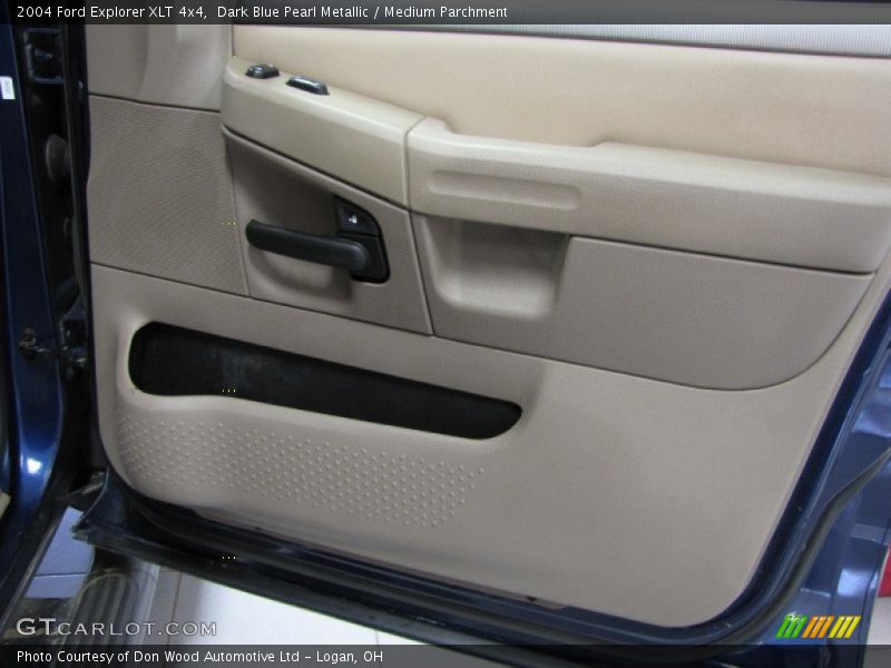Dark Blue Pearl Metallic / Medium Parchment 2004 Ford Explorer XLT 4x4