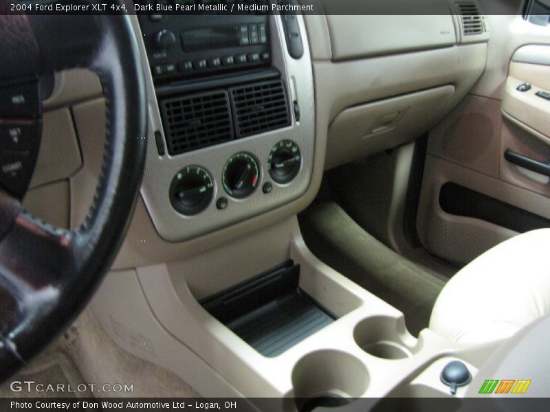 Dark Blue Pearl Metallic / Medium Parchment 2004 Ford Explorer XLT 4x4