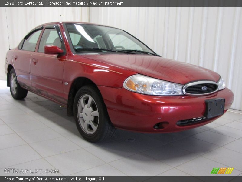 Front 3/4 View of 1998 Contour SE