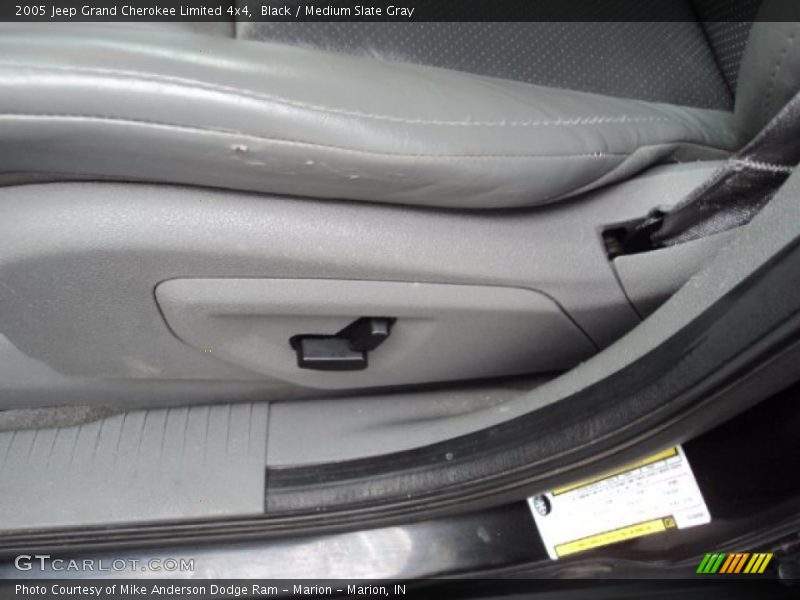 Black / Medium Slate Gray 2005 Jeep Grand Cherokee Limited 4x4