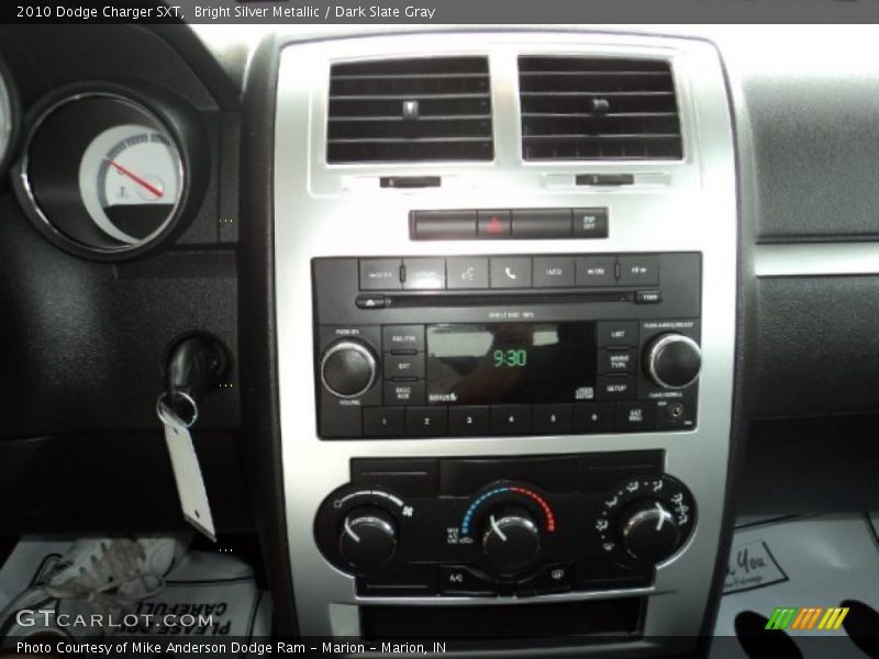 Bright Silver Metallic / Dark Slate Gray 2010 Dodge Charger SXT