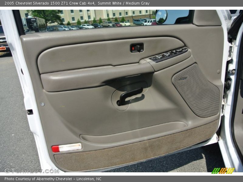 Summit White / Medium Gray 2005 Chevrolet Silverado 1500 Z71 Crew Cab 4x4