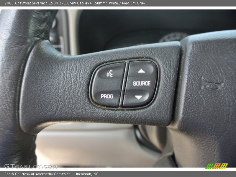 Summit White / Medium Gray 2005 Chevrolet Silverado 1500 Z71 Crew Cab 4x4