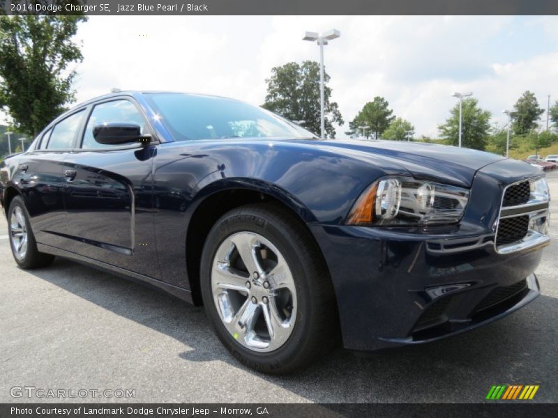 Front 3/4 View of 2014 Charger SE