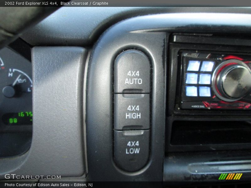 Black Clearcoat / Graphite 2002 Ford Explorer XLS 4x4