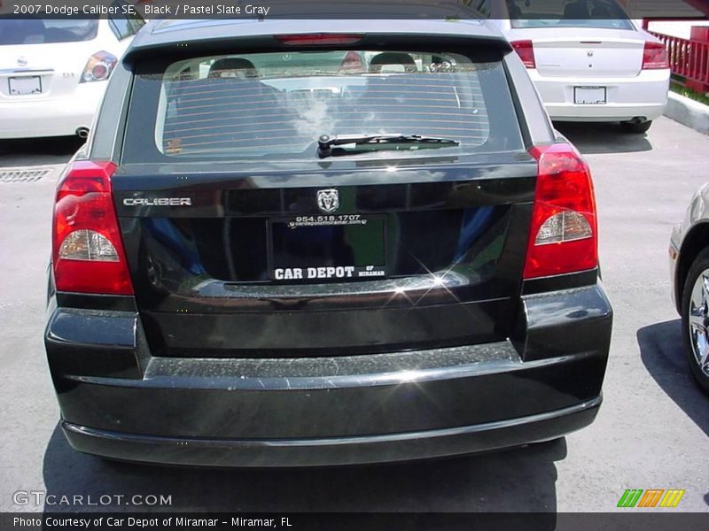 Black / Pastel Slate Gray 2007 Dodge Caliber SE